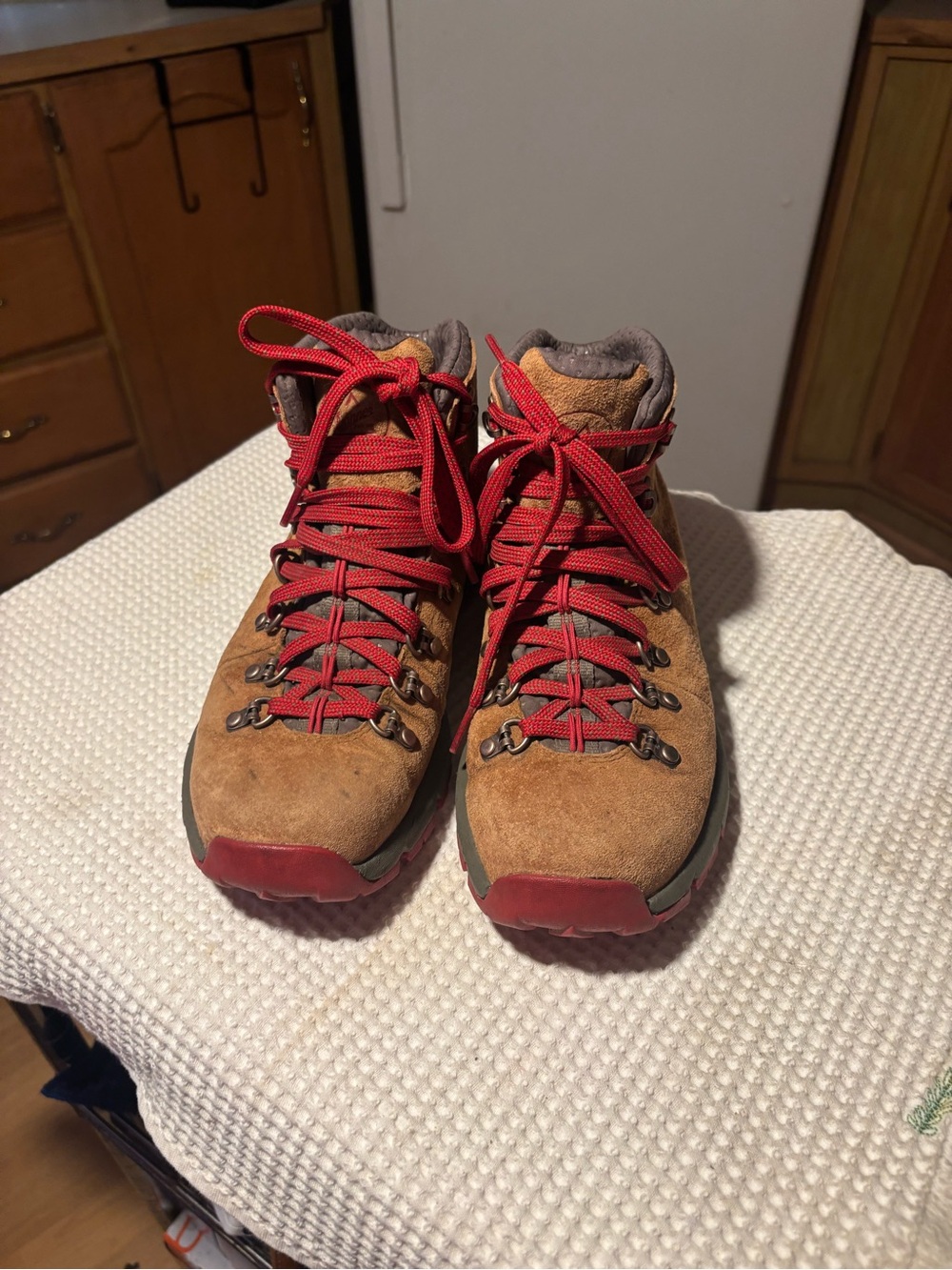 Women’s Danner600 hiker size 7